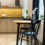 Beautiful For Couples With Air Conditioning - Old Town & Main Station
