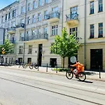 Beautiful For Couples With Air Conditioning - Old Town & Main Station Apartamento *