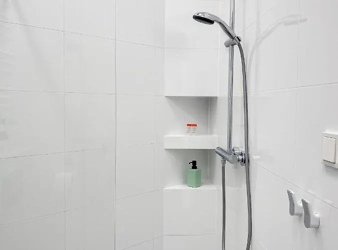 Beautiful For Couples With Air Conditioning - Old Town & Main Station Appartement