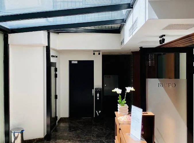 Beautiful For Couples With Air Conditioning - Old Town & Main Station Appartement